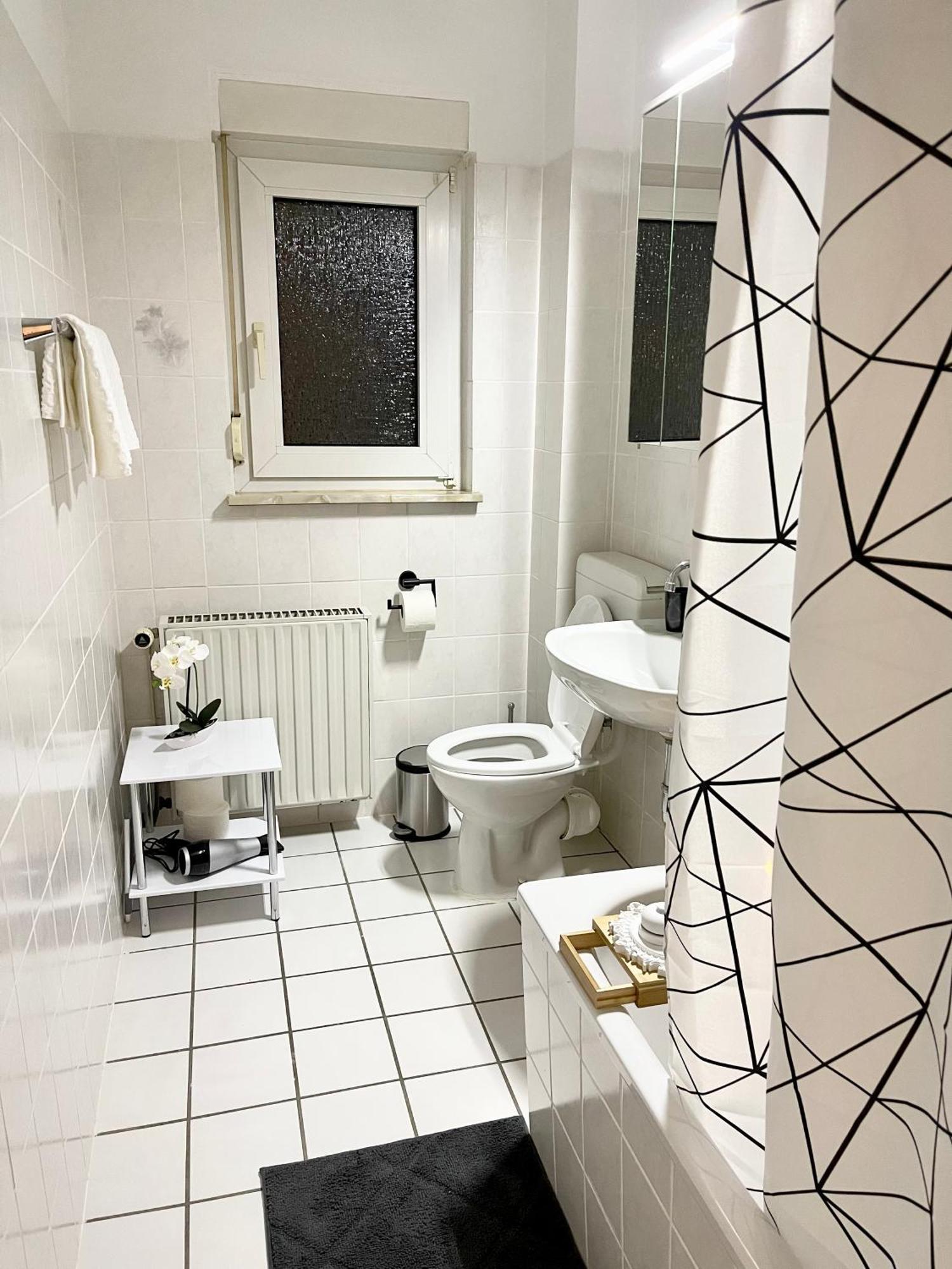 Tunnel Apartment - Nordbahntrasse, Kontaktloser Self-Check-In, Netflix 부퍼탈 외부 사진